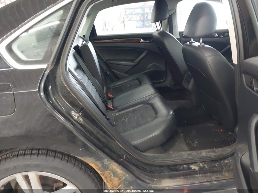 2012 Volkswagen Passat VIN 1VWCN7A39CC059872 IAAI salvage auction — NORMAL WEAR, Clear (Minnesota), sold $700 on 2026-09-29 (photo 8)