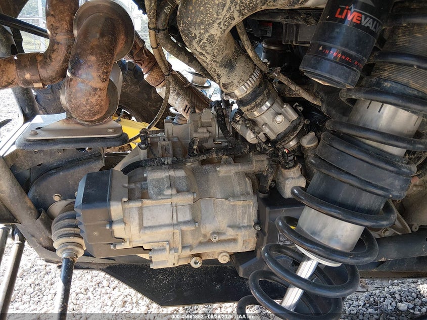2024 Can-am/ brp Maverick VIN 3JB8XAT48RE002119 IAAI salvage auction — REAR END, Salvage (Kentucky), sold $21,900 on 2026-10-06 (photo 8)