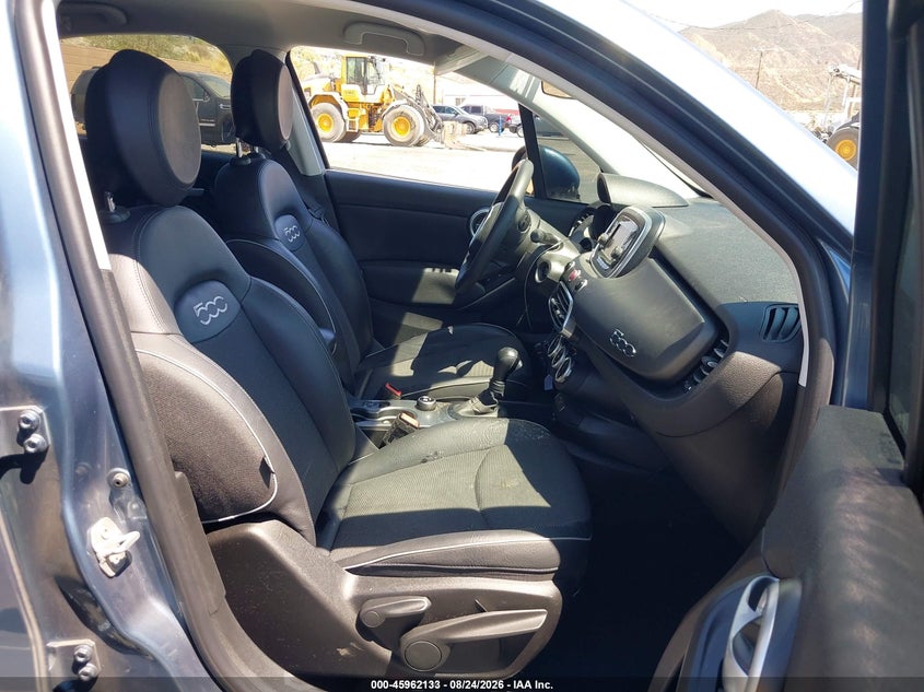 2017 Fiat 500x VIN ZFBCFXCB1HP604082 IAAI salvage auction — RIGHT FRONT, Wait Title, sold $1,325 on 2026-09-13 (photo 5)
