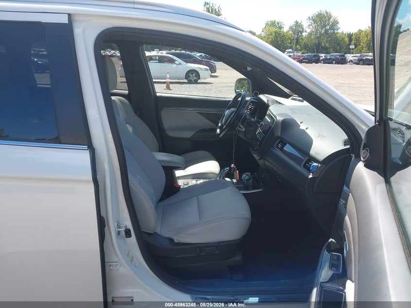 2019 Mitsubishi Outlander VIN JA4J24A56KZ034436 IAAI salvage auction — NORMAL WEAR, Clear (New Jersey), sold $4,450 on 2026-09-06 (photo 5)