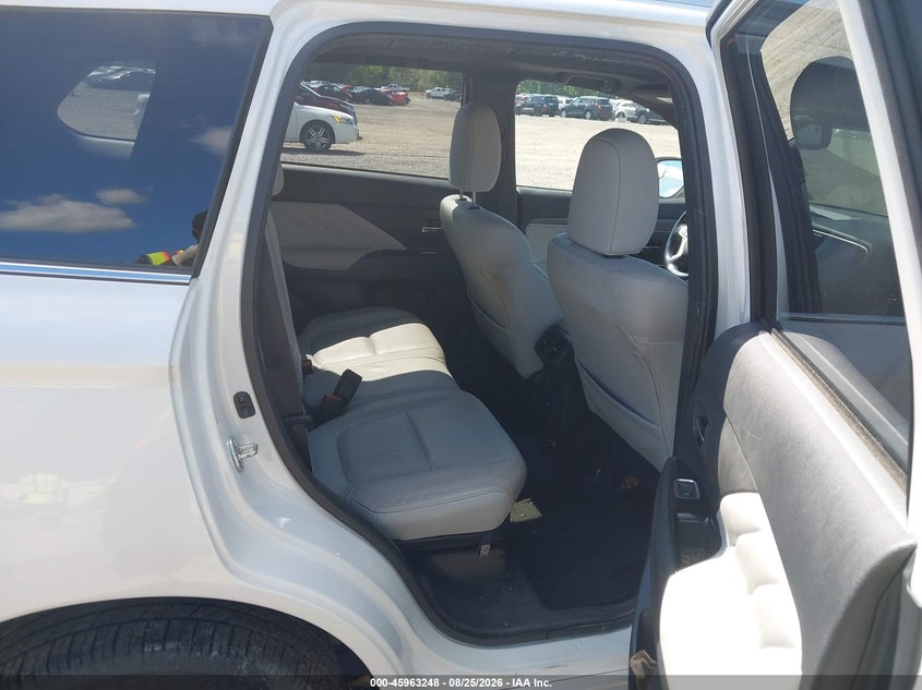 2019 Mitsubishi Outlander VIN JA4J24A56KZ034436 IAAI salvage auction — NORMAL WEAR, Clear (New Jersey), sold $4,450 on 2026-09-06 (photo 8)