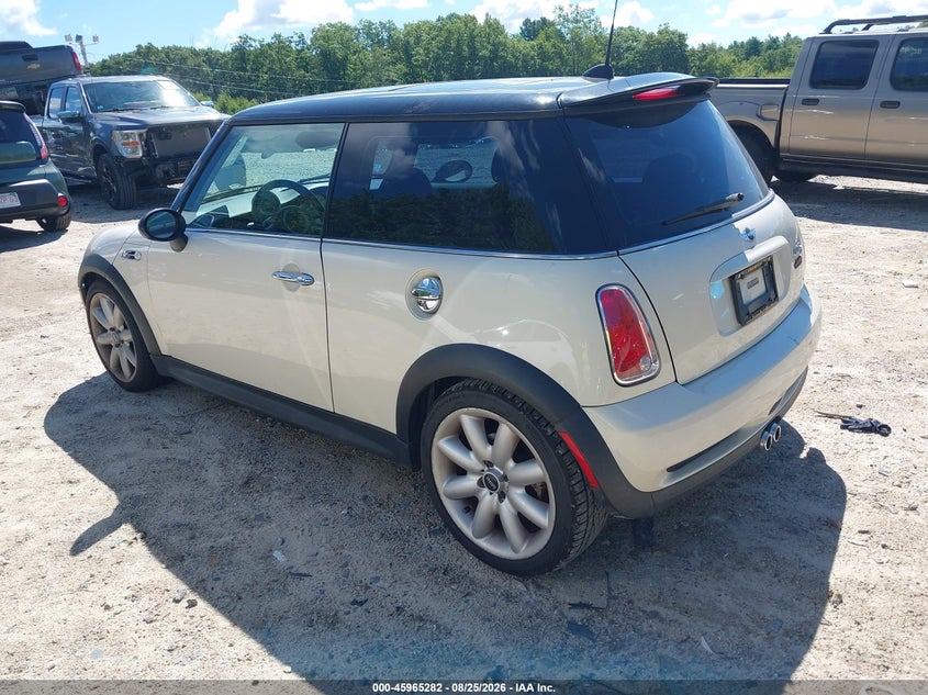 2006 Mini Cooper VIN WMWRE33596TJ35788 IAAI salvage auction — NORMAL WEAR, Clear (Massachusetts), sold $350 on 2026-08-28 (photo 3)