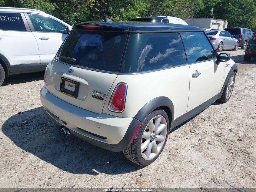 2006 Mini Cooper VIN WMWRE33596TJ35788 IAAI salvage auction — NORMAL WEAR, Clear (Massachusetts), sold $350 on 2026-08-28 (photo 4)