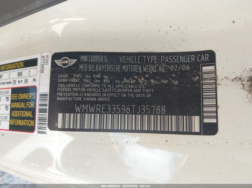 2006 Mini Cooper VIN WMWRE33596TJ35788 IAAI salvage auction — NORMAL WEAR, Clear (Massachusetts), sold $350 on 2026-08-28 (photo 9)