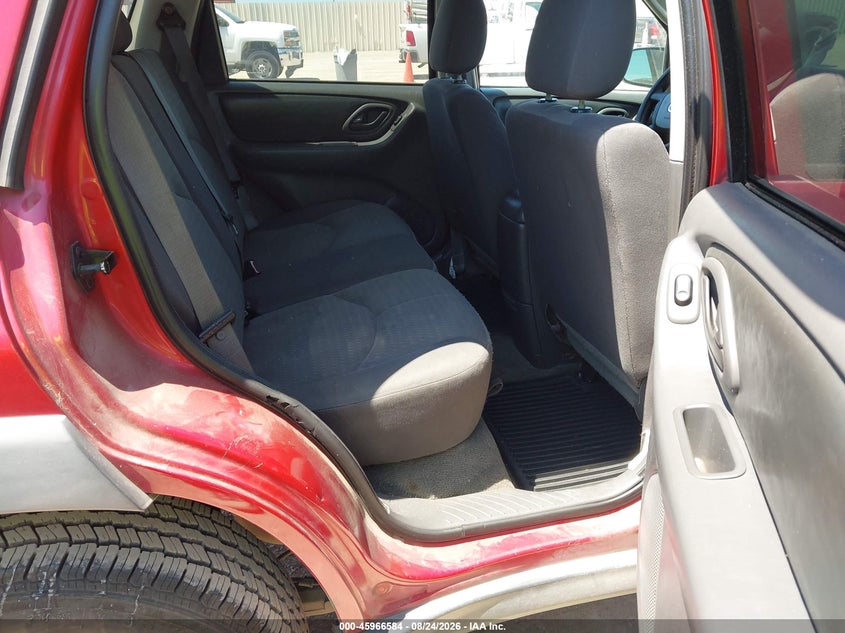 2006 Mazda Tribute VIN 4F2YZ02Z66KM18404 IAAI salvage auction — NORMAL WEAR, Original (Texas), sold $950 on 2026-09-02 (photo 8)