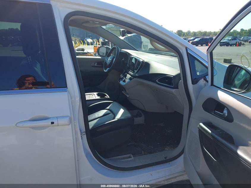 2023 Chrysler Pacifica VIN 2C4RC1BG9PR616018 IAAI salvage auction — FRONT END, Wait Title, sold $7,500 on 2026-10-09 (photo 5)