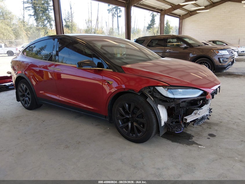 2024 Tesla Model x VIN 7SAXCDE5XRF437488 — IAAI salvage auction photo