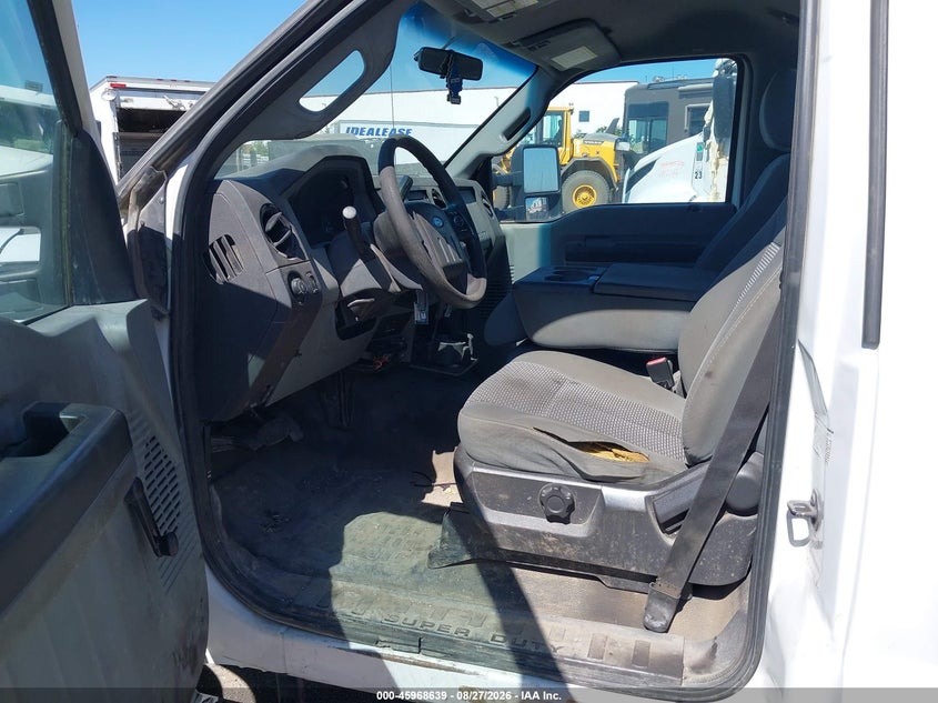 2012 Ford F550 VIN 1FDUF5HT4CEB09043 IAAI salvage auction — NORMAL WEAR, Clear (North Dakota), sold $37,000 on 2026-09-19 (photo 6)