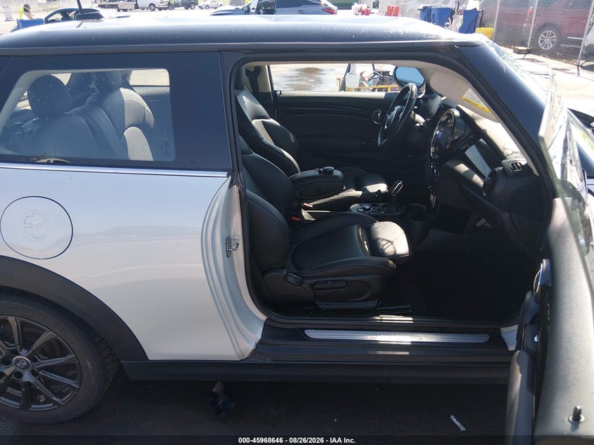 2022 Mini Hard top VIN WMW13DJ09N2R46186 IAAI salvage auction — ROOF, Salvage Title, sold $5,375 on 2026-10-06 (photo 5)