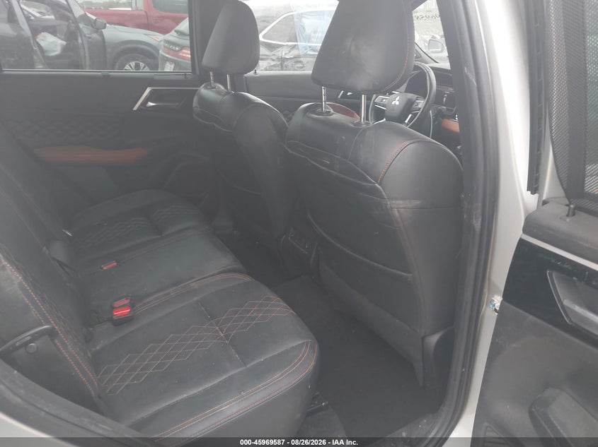 2022 Mitsubishi Outlander VIN JA4J4VA83NZ091756 IAAI salvage auction — REAR END, Salvage Title, sold $7,800 on 2026-10-16 (photo 8)