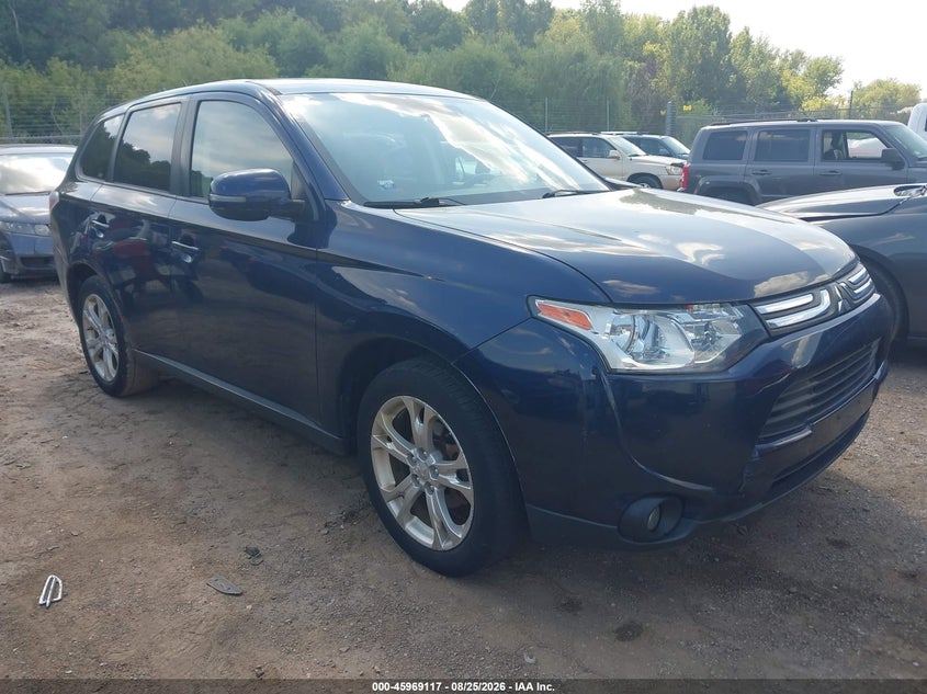 2014 Mitsubishi Outlander VIN JA4AZ3A32EZ019280 IAAI salvage auction — NORMAL WEAR, Clear (Illinois), sold $1,175 on 2026-09-06 (photo 1)