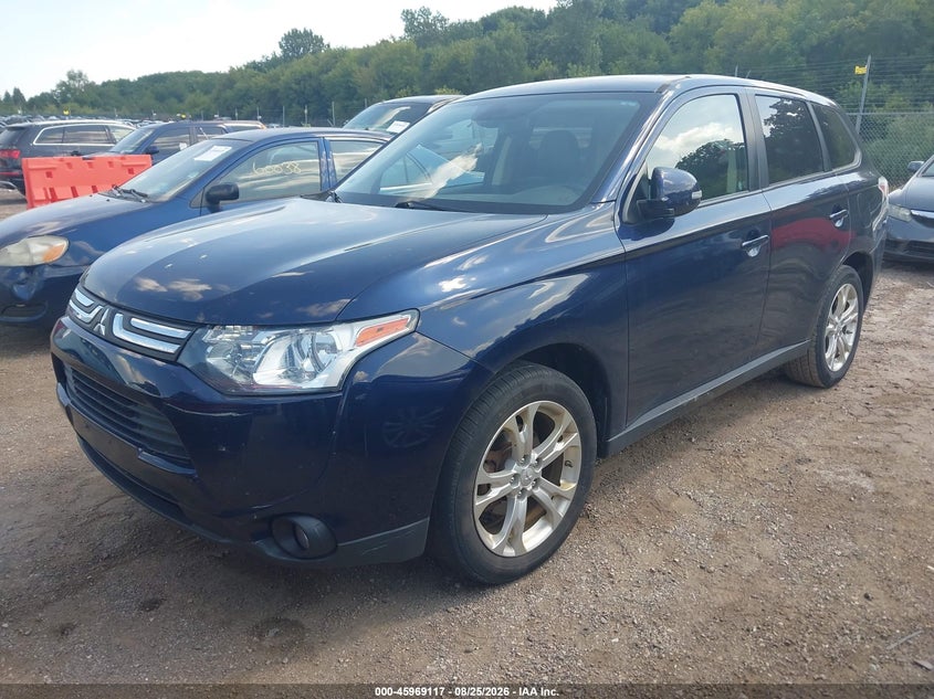 2014 Mitsubishi Outlander VIN JA4AZ3A32EZ019280 IAAI salvage auction — NORMAL WEAR, Clear (Illinois), sold $1,175 on 2026-09-06 (photo 2)