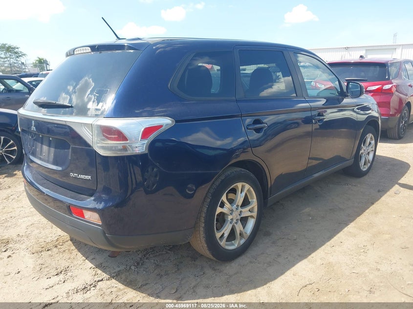2014 Mitsubishi Outlander VIN JA4AZ3A32EZ019280 IAAI salvage auction — NORMAL WEAR, Clear (Illinois), sold $1,175 on 2026-09-06 (photo 4)