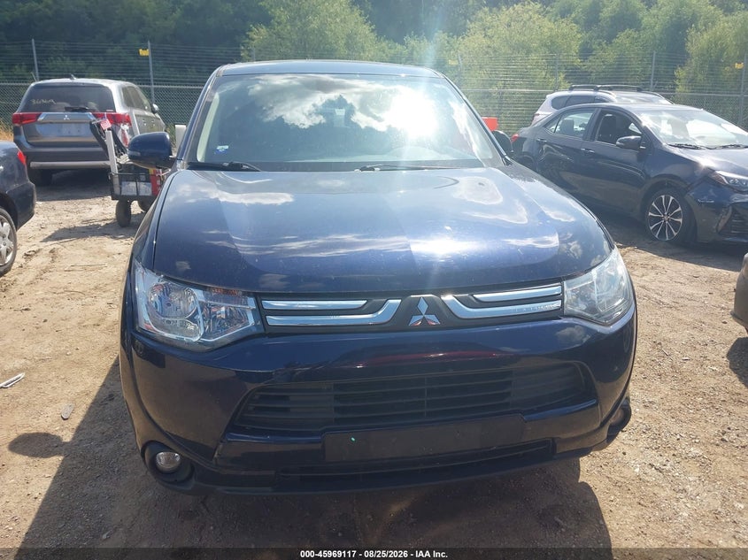 2014 Mitsubishi Outlander VIN JA4AZ3A32EZ019280 IAAI salvage auction — NORMAL WEAR, Clear (Illinois), sold $1,175 on 2026-09-06 (photo 6)