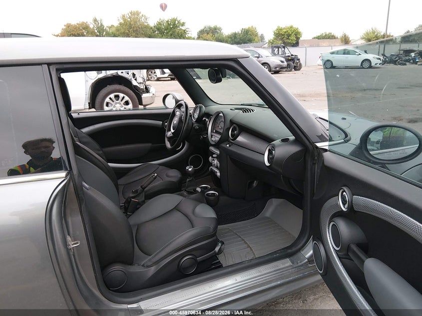 2009 Mini Cooper VIN WMWMF735X9TX40521 IAAI salvage auction — ALL OVER, Clear (Idaho), sold $1,375 on 2026-09-04 (photo 5)