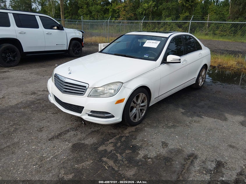 2014 Mercedes-benz C class VIN WDDGF4HB6EG246856 IAAI salvage auction — NORMAL WEAR, Clear (Florida), sold $1,400 on 2026-09-04 (photo 2)
