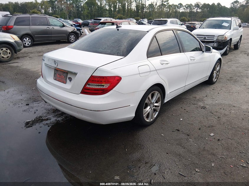 2014 Mercedes-benz C class VIN WDDGF4HB6EG246856 IAAI salvage auction — NORMAL WEAR, Clear (Florida), sold $1,400 on 2026-09-04 (photo 4)