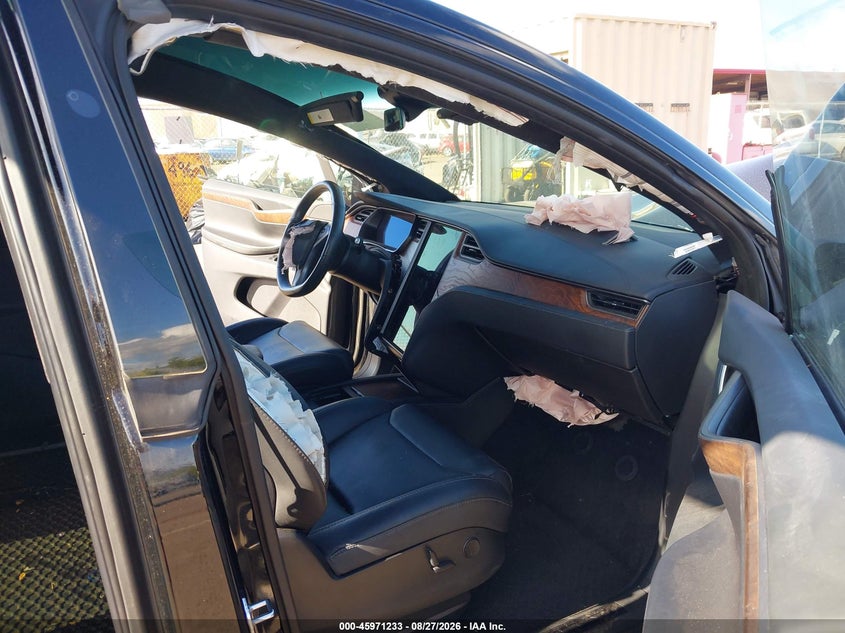 2020 Tesla Model x VIN 5YJXCBE25LF216525 IAAI salvage auction — FRONT END, Wait Title, sold $3,950 on 2026-10-10 (photo 5)