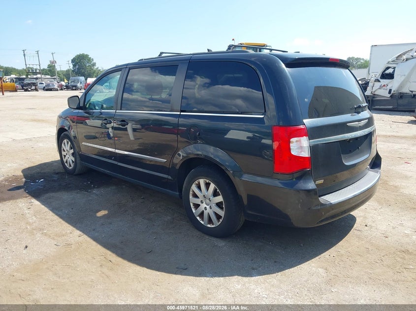 2016 Chrysler Town & country VIN 2C4RC1BG3GR289728 IAAI salvage auction — NORMAL WEAR, Clear (Indiana), sold $1,875 on 2026-09-10 (photo 3)