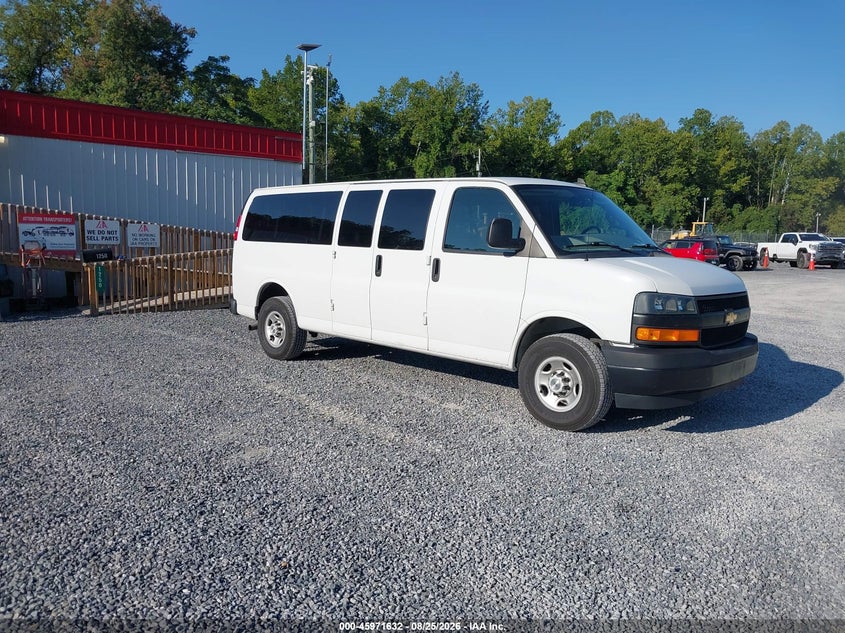 2023 Chevrolet Express 2500 VIN 1GAZGNFP3P1117038 — IAAI salvage auction photo