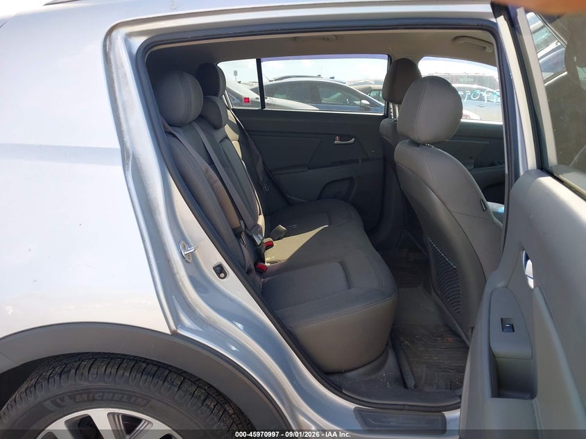 2016 Kia Sportage VIN KNDPBCACXG7869404 IAAI salvage auction — NORMAL WEAR, Clear (Tennessee), sold $1,575 on 2026-09-11 (photo 8)