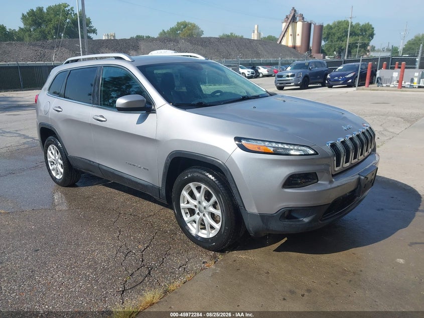 2018 Jeep Cherokee VIN 1C4PJMCB4JD528599 — IAAI salvage auction photo
