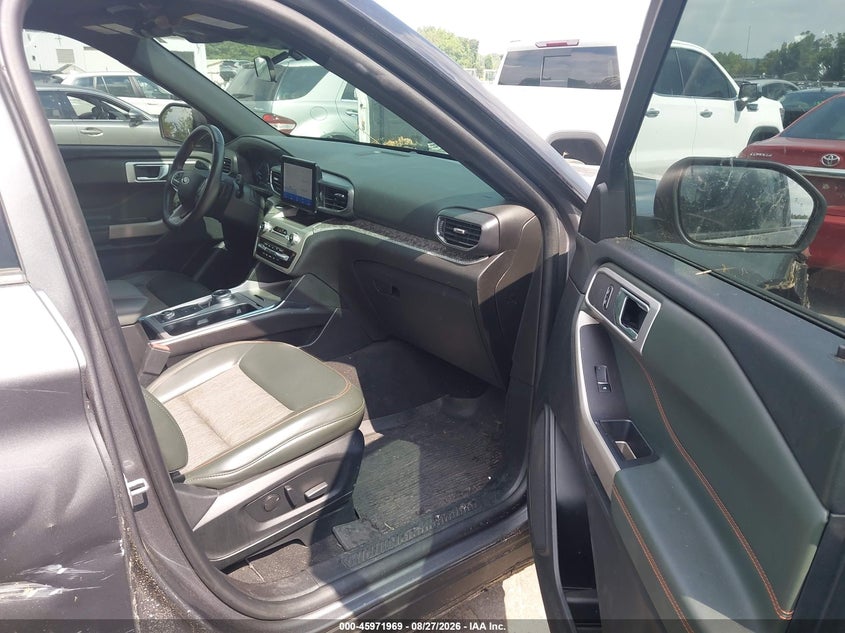 2022 Ford Explorer VIN 1FMSK8JH1NGC35863 IAAI salvage auction — FRONT & REAR, Salvage (North Carolina), sold $7,100 on 2026-10-05 (photo 5)