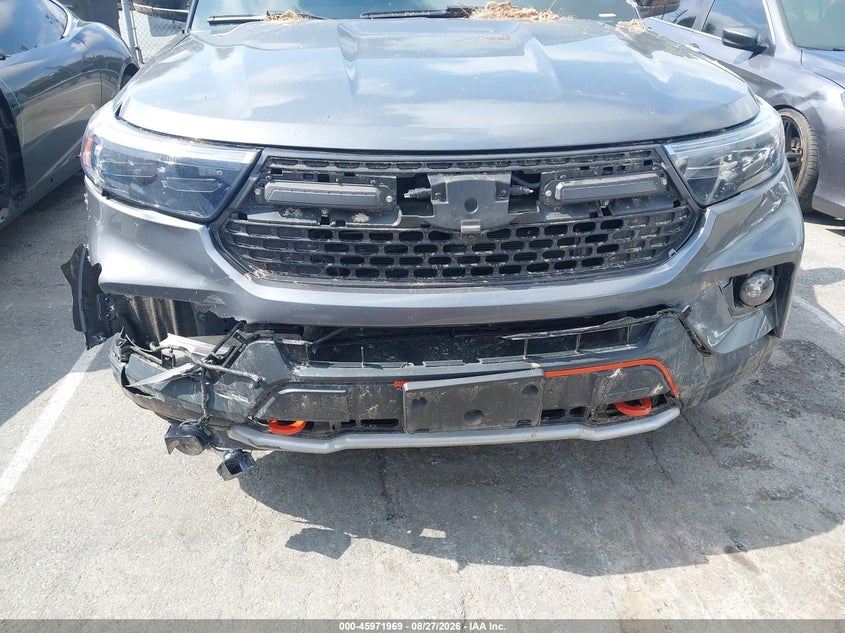 2022 Ford Explorer VIN 1FMSK8JH1NGC35863 IAAI salvage auction — FRONT & REAR, Salvage (North Carolina), sold $7,100 on 2026-10-05 (photo 6)