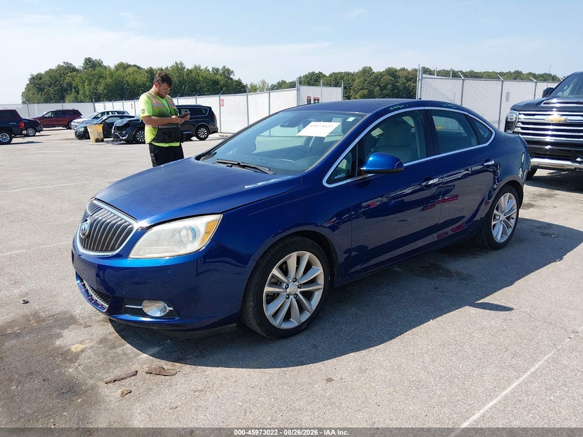 2014 Buick Verano VIN 1G4PR5SK2E4182022 IAAI salvage auction — REAR END, Salvage Title, sold $825 on 2026-10-04 (photo 2)