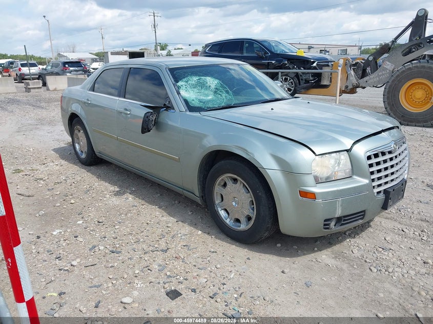 2006 Chrysler 300 VIN 2C3KA53G06H120983 IAAI salvage auction — RIGHT SIDE, Clear (Wisconsin), sold $375 on 2026-09-26 (photo 1)