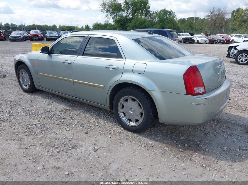 2006 Chrysler 300 VIN 2C3KA53G06H120983 IAAI salvage auction — RIGHT SIDE, Clear (Wisconsin), sold $375 on 2026-09-26 (photo 3)