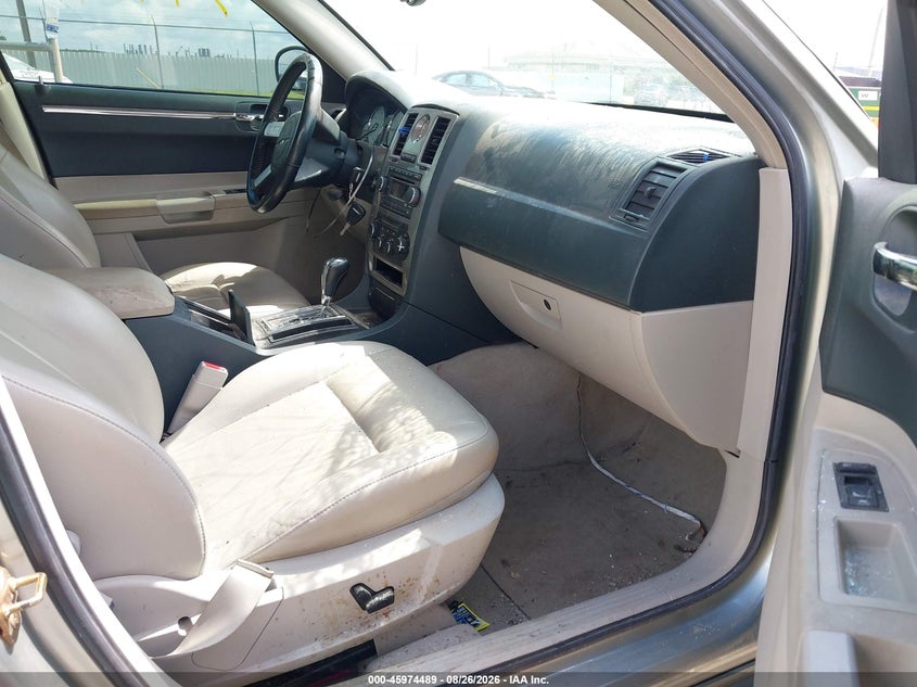 2006 Chrysler 300 VIN 2C3KA53G06H120983 IAAI salvage auction — RIGHT SIDE, Clear (Wisconsin), sold $375 on 2026-09-26 (photo 5)
