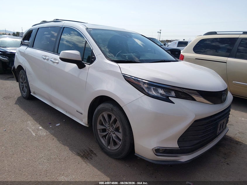 2021 Toyota Sienna VIN 5TDYRKECXMS027748 — IAAI salvage auction photo