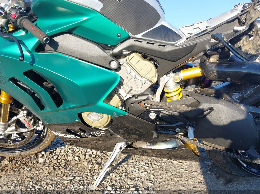 2024 Ducati Panigale VIN ZDMDAGZW5RB007501 IAAI salvage auction — FRONT END, Salvage Title, sold $9,300 on 2026-10-14 (photo 9)