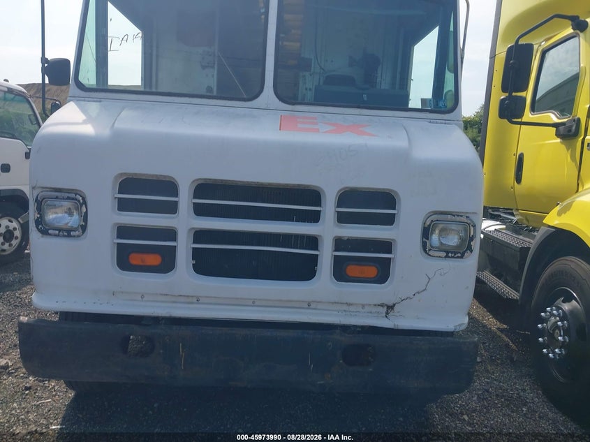 1998 International VIN 1HTMGABK4WA019965 IAAI salvage auction — FRONT END, Salvage (Pennsylvania), sold $0 on 2026-09-12 (photo 9)