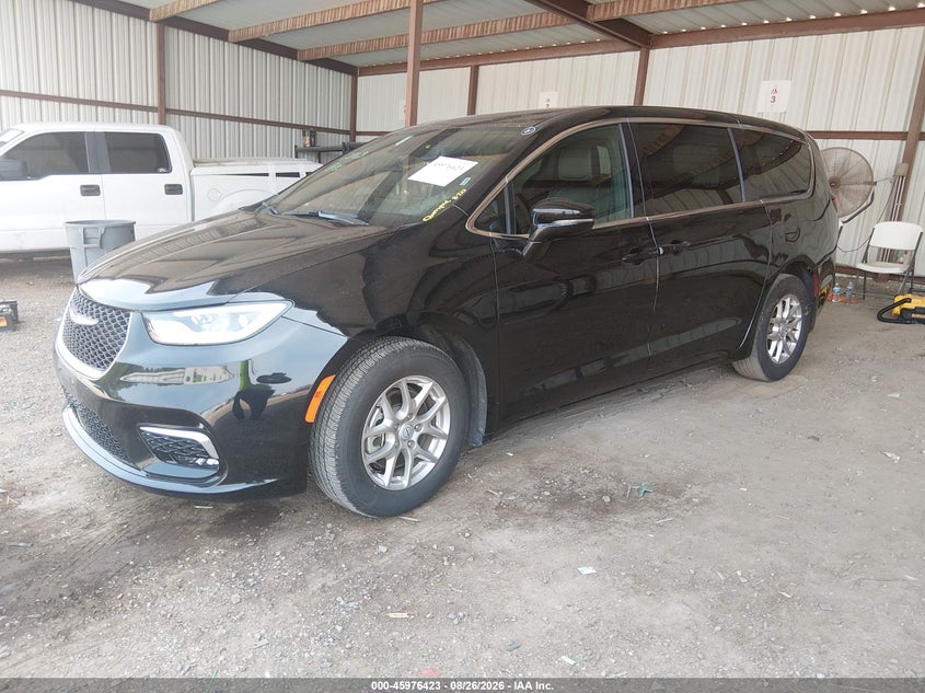 2025 Chrysler Pacifica VIN 2C4RC1BG3SR593344 IAAI salvage auction — NORMAL WEAR, Salvage Title, sold $12,900 on 2026-08-29 (photo 2)