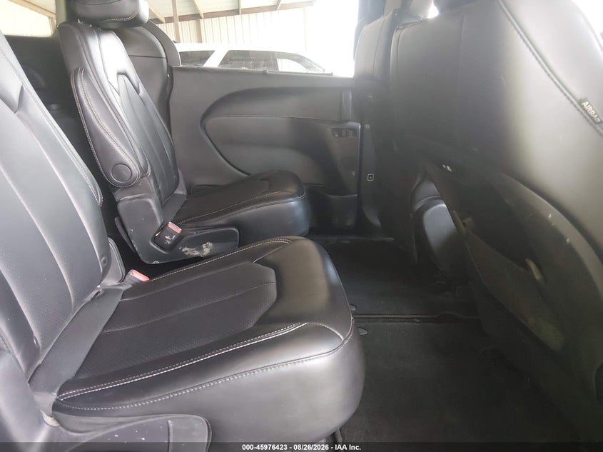 2025 Chrysler Pacifica VIN 2C4RC1BG3SR593344 IAAI salvage auction — NORMAL WEAR, Salvage Title, sold $12,900 on 2026-08-29 (photo 8)