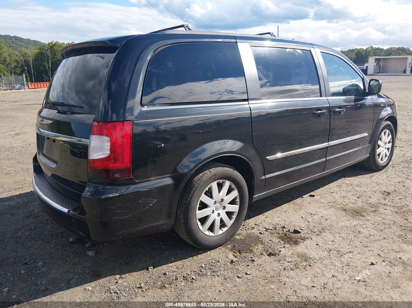 2016 Chrysler Town & country VIN 2C4RC1BG9GR148632 IAAI salvage auction — NORMAL WEAR, Clear (New Jersey), sold $1,700 on 2026-09-07 (photo 4)