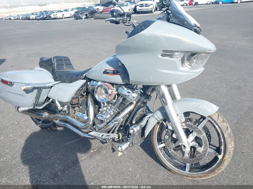 2026 Harley-davidson Road glide VIN 1HD1KH729TB620146 IAAI salvage auction — SIDE, Wait Title, sold $7,300 on 2026-10-05 (photo 1)