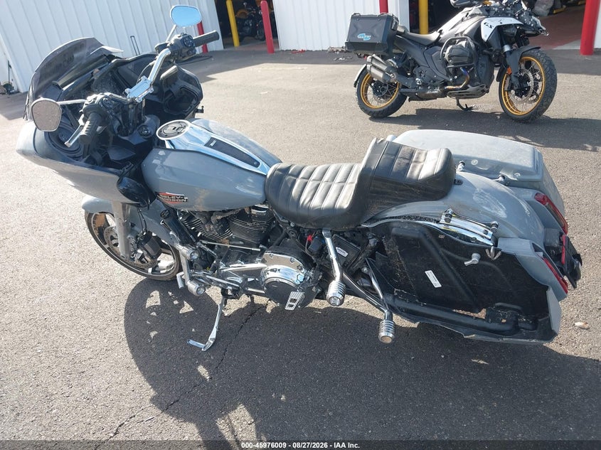 2026 Harley-davidson Road glide VIN 1HD1KH729TB620146 IAAI salvage auction — SIDE, Wait Title, sold $7,300 on 2026-10-05 (photo 3)