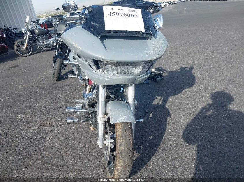 2026 Harley-davidson Road glide VIN 1HD1KH729TB620146 IAAI salvage auction — SIDE, Wait Title, sold $7,300 on 2026-10-05 (photo 5)