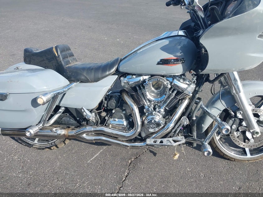 2026 Harley-davidson Road glide VIN 1HD1KH729TB620146 IAAI salvage auction — SIDE, Wait Title, sold $7,300 on 2026-10-05 (photo 8)