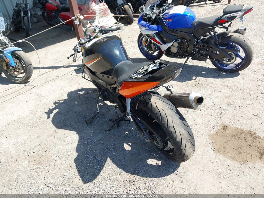 2004 Suzuki Gsx-r600 VIN JS1GN7CA242110906 IAAI salvage auction — ROLLOVER, Salvage (California), sold $400 on 2026-09-14 (photo 3)