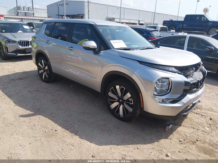 2026 Mitsubishi Outlander VIN JA4J3VAB3TZ044058 — IAAI salvage auction photo