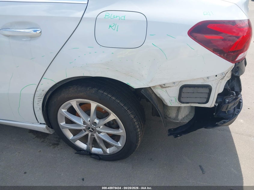 2019 Mercedes-benz A-klasse VIN WDD3G4FB2KW020975 IAAI salvage auction — REAR END, Wait Title, sold $7,300 on 2026-09-04 (photo 6)