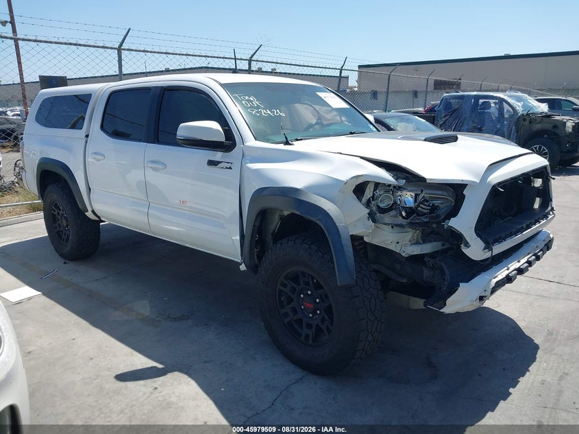 2017 Toyota Tacoma VIN 5TFCZ5AN1HX059085 IAAI salvage auction — RIGHT FRONT, Salvage Certificate (California), sold $10,000 on 2026-09-26 (photo 1)