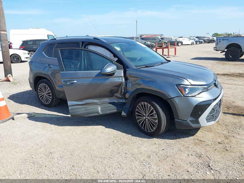 2025 Volkswagen Taos VIN 3VVEC7B26SM088932 — IAAI salvage auction photo