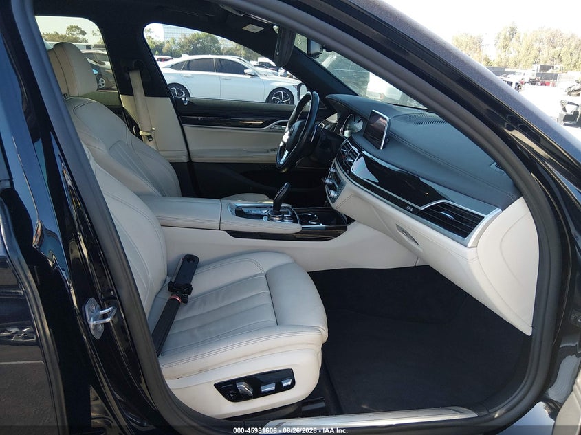 2019 BMW 7er VIN WBA7E2C51KB217712 IAAI salvage auction — REAR END, Salvage Title, sold $10,300 on 2026-10-01 (photo 5)