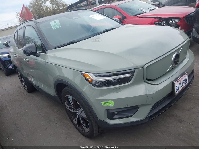 2021 Volvo Xc40 VIN YV4ED3UR5M2589252 IAAI salvage auction — SIDE, Salvage Title, sold $13,550 on 2026-09-30 (photo 1)