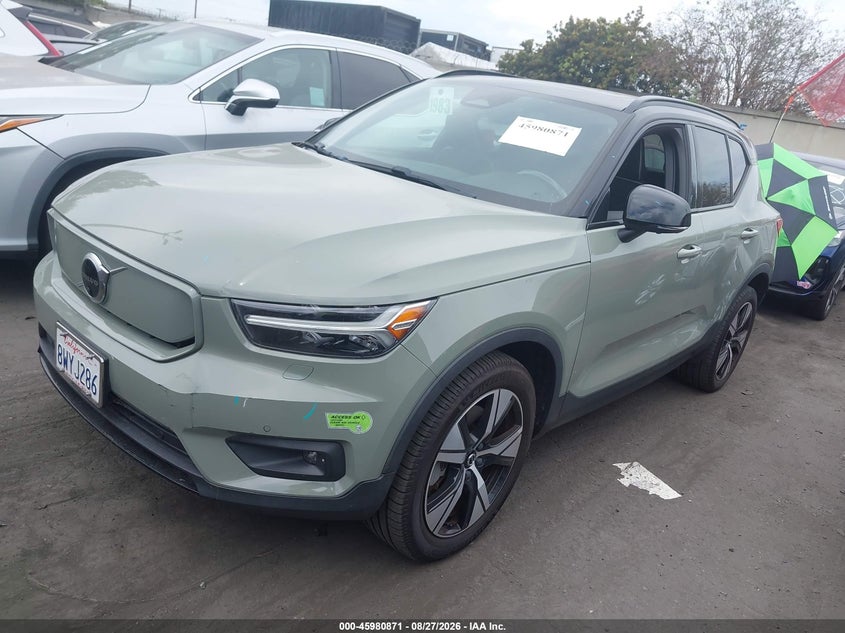2021 Volvo Xc40 VIN YV4ED3UR5M2589252 IAAI salvage auction — SIDE, Salvage Title, sold $13,550 on 2026-09-30 (photo 2)